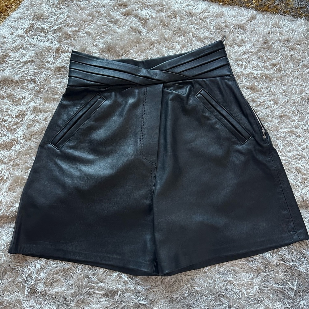 R+A Leather Shorts Size 24